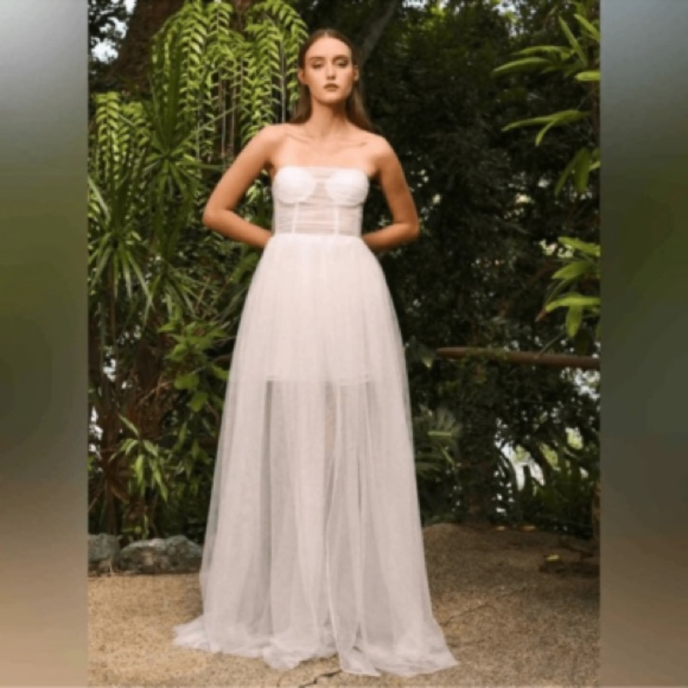 Elegant White Strapless Gown. SAU LEE